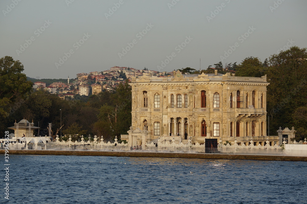 cruise along the Bosphorus