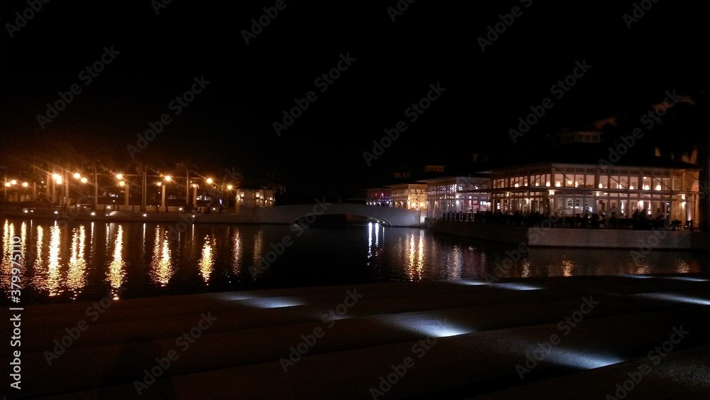 Plaza lagos de noche