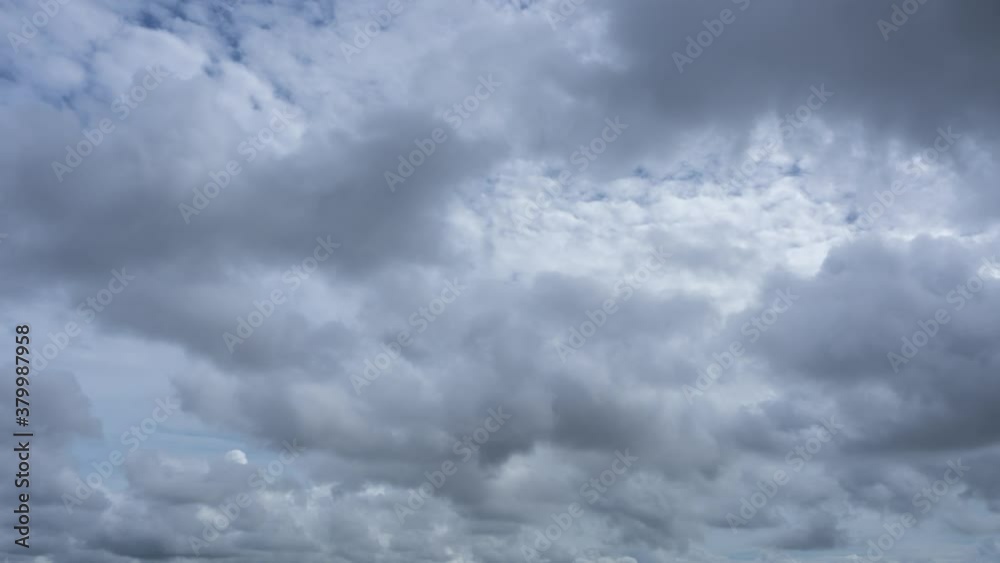 Dramatic cloudy day sky horizontal with beautiful stormy clouds in rainy season, skycap nature background
Dramatic cloudy day sky horizontal with beautiful stormy clouds in rainy season, skycap nature background