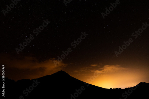Paisaje nocturno estelar en Lanzarote