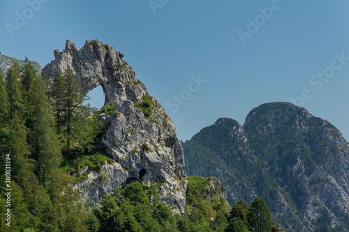 Buco nella montagna photo