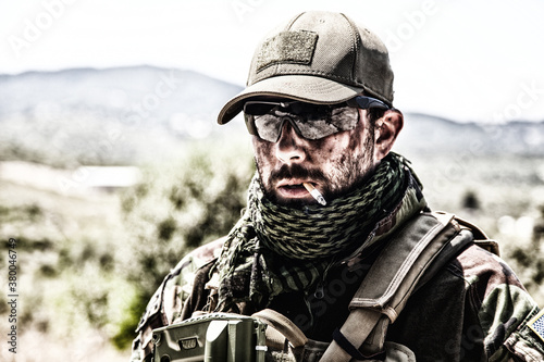 Tableau sur toile Shoulder portrait of commando fighter, professional mercenary or special forces