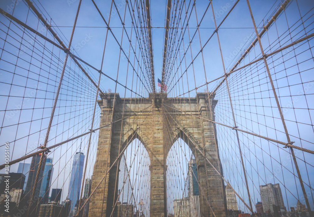 Fototapeta premium Brooklyn Bridge And Manhattan Skyline