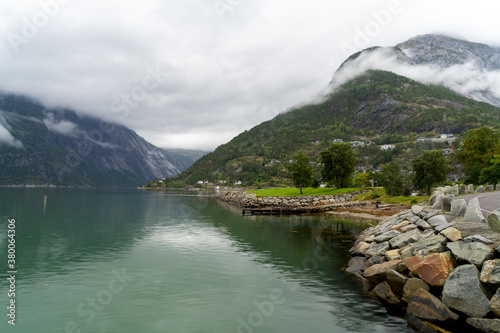 Eidfjord, Eid fjord w miejscowości Eidfjord w Norwegii 