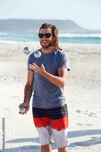 juggle ball man
