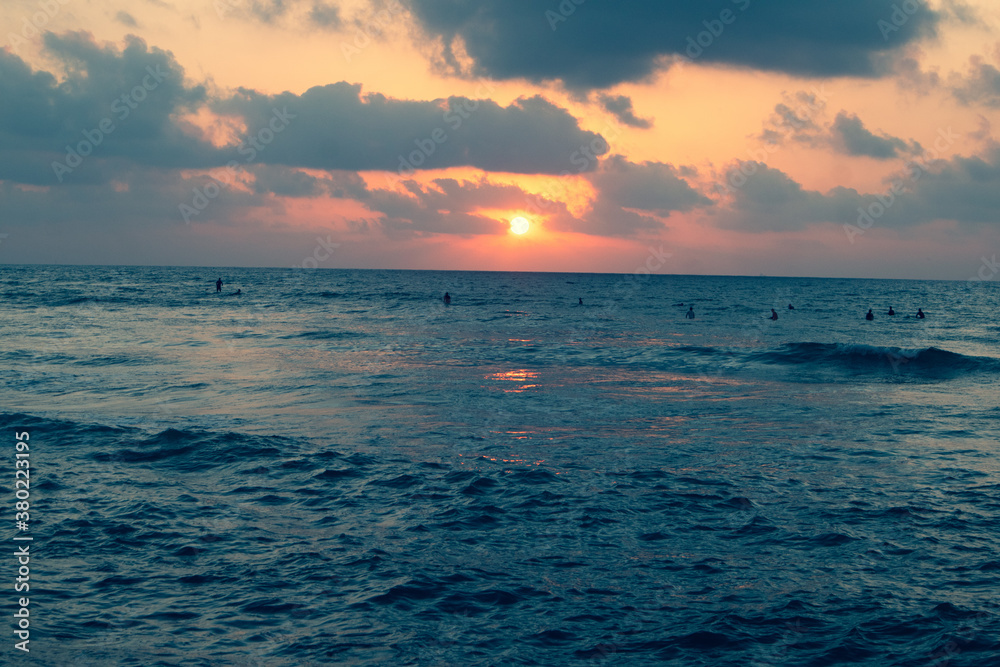 Obraz premium sunset at the beach