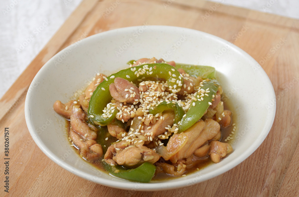 Delicious Chicken Teriyaki with Green Paprika and sesame seed