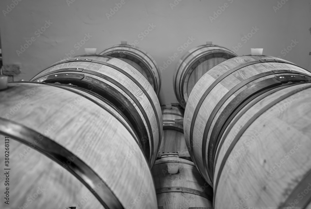 Small wine barrels, named Small wine barrels, named