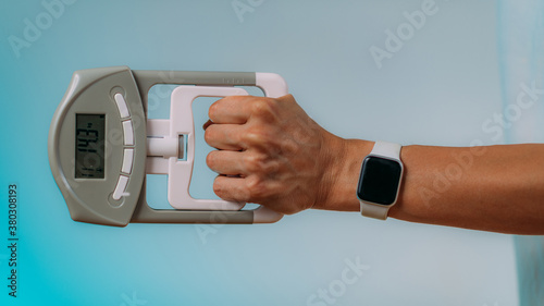 Digital Hand Grip Dynamometer for Strength Measurement photo
