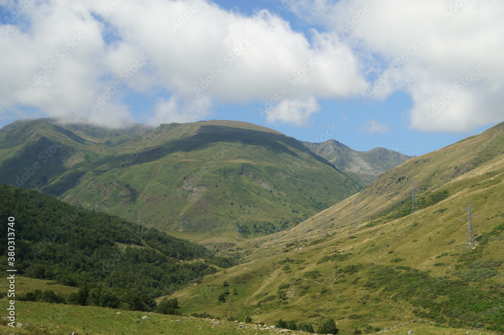 Montagnes des Pyrénées en été