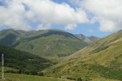 Montagnes des Pyrénées en été