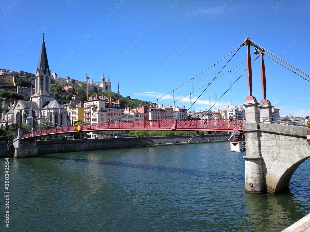 Fototapeta premium Lyon, Saint Georges puente e iglésia