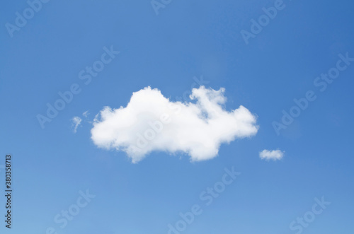 White cumulus cloud in clear blue sky