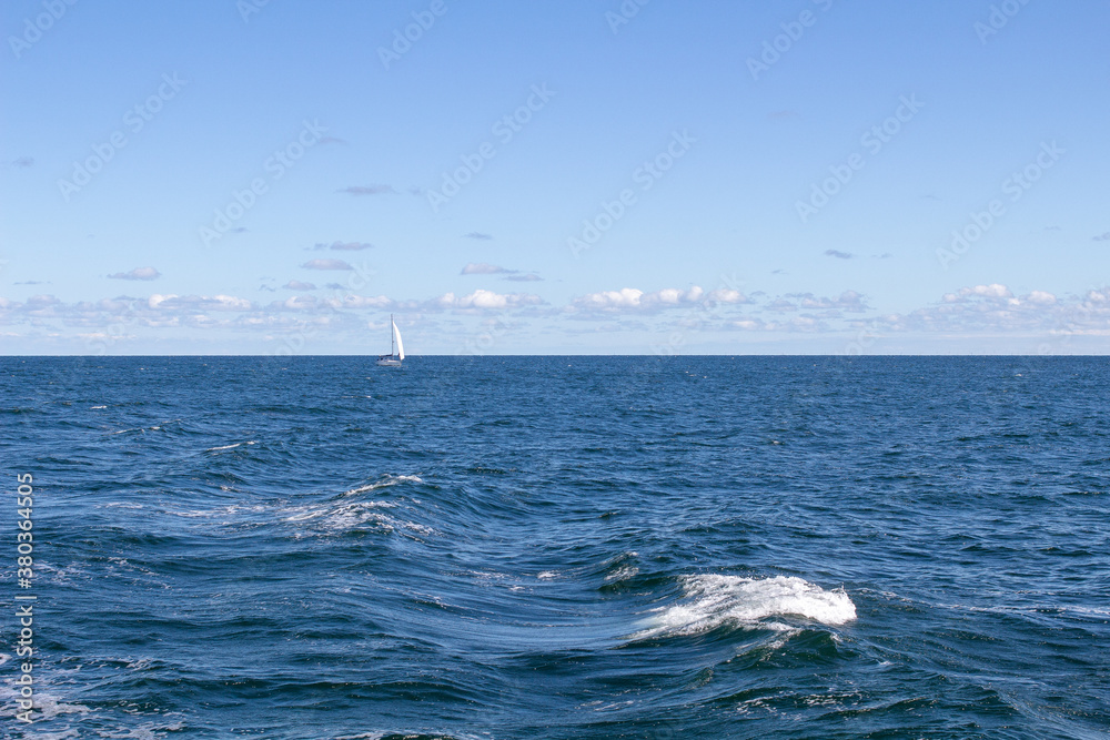 Obraz premium Ausblick vom Boot Schiff auf Ostsee
