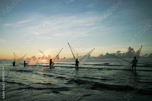 Nam Dinh, VIETNAM - August 1 :. Fishermen working in the fishing village of Hai Hau, Vietnam on August 1, 2014 in Hai Hau district, Nam Dinh .