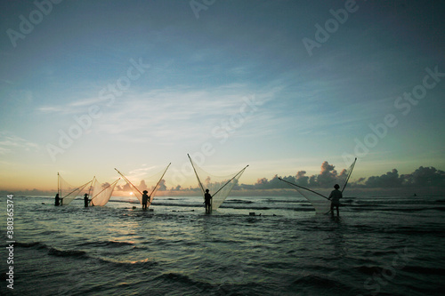 Nam Dinh, VIETNAM - August 1 :. Fishermen working in the fishing village of Hai Hau, Vietnam on August 1, 2014 in Hai Hau district, Nam Dinh .