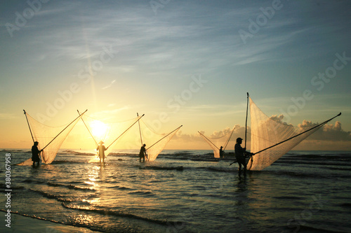 Nam Dinh, VIETNAM - August 1 :. Fishermen working in the fishing village of Hai Hau, Vietnam on August 1, 2014 in Hai Hau district, Nam Dinh .