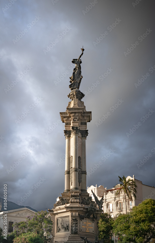 Monumento a la independencia  Quito -  Ecuador 