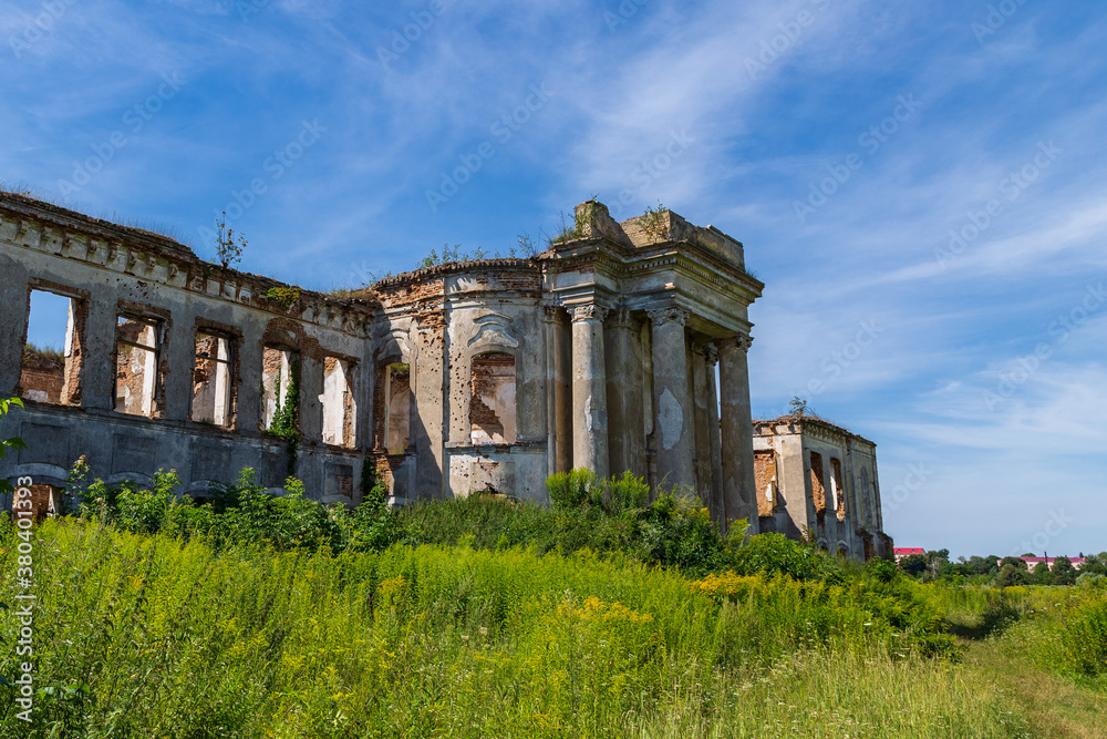 Fototapeta premium An old abandoned palace house in Izyaslav. Ukraine