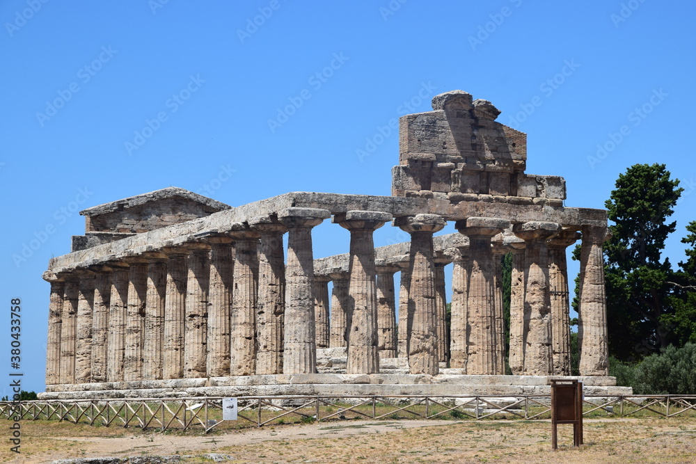 Paestum - Il tempio di Atena 