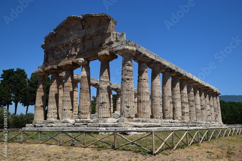 Paestum - Il tempio di Atena 