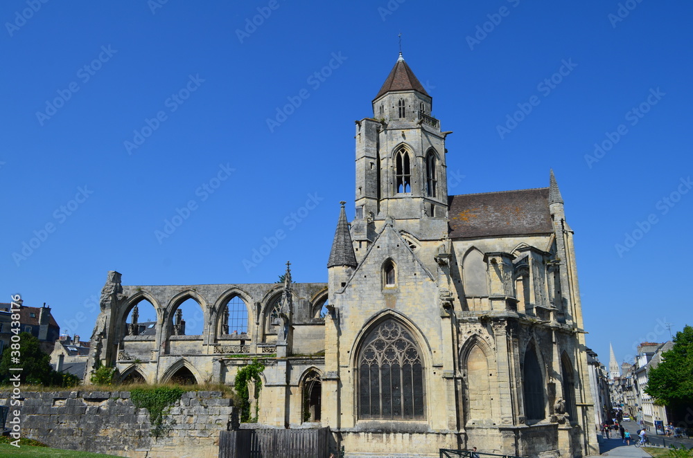 Eglise Saint Etienne Le Vieux à Caen (Calvados - Normandie - France) Eglise Saint Etienne Le Vieux à Caen (Calvados - Normandie - France)