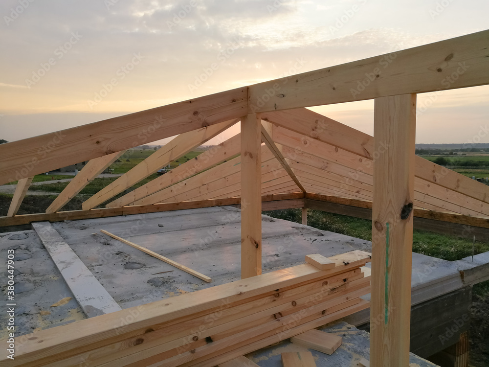 Wood girder beams for roof construction Wood girder beams for roof construction