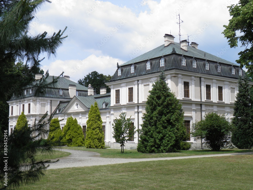 Sieniawa Park Pałac