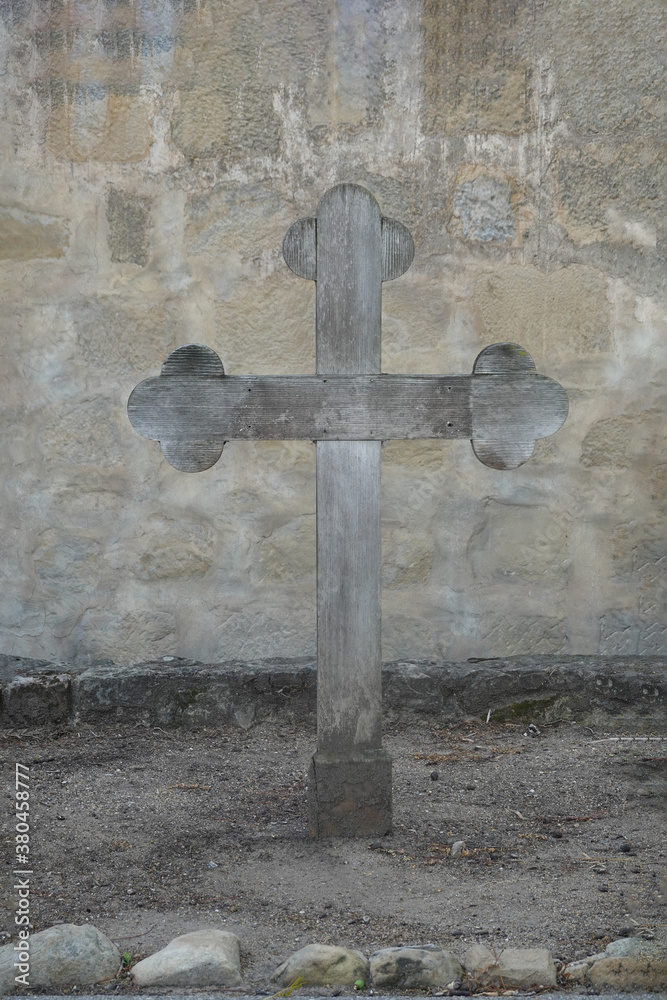 Wooden Cross at unmarked grave 