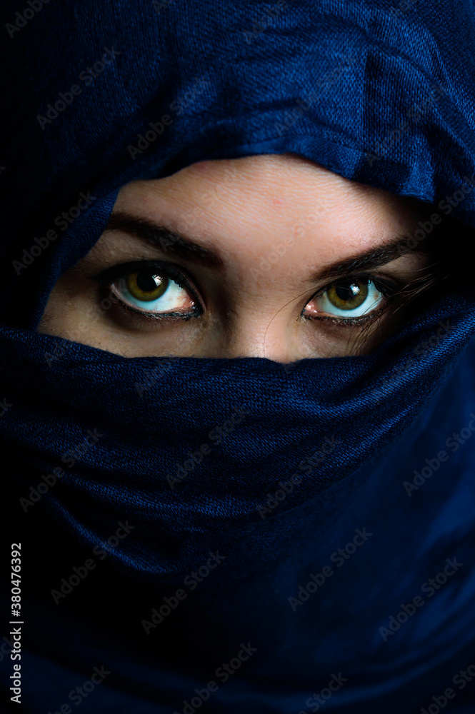 Naklejka premium grandes olhos