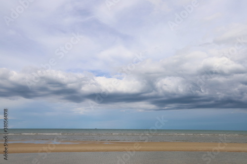 Fototapeta Naklejka Na Ścianę i Meble -  beach and clouds