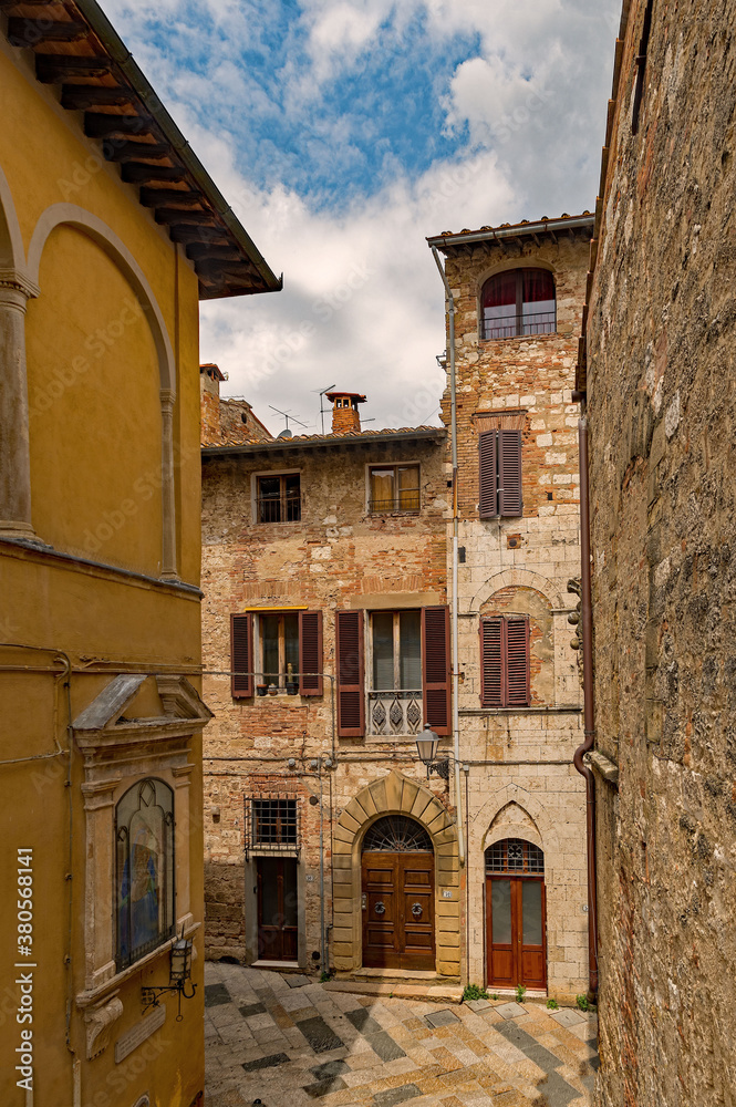 Altstadt von Colle di Val d'Elsa in der Toskana in Italien 