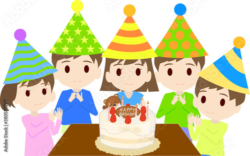 お誕生日を祝う子供達とケーキのイラスト