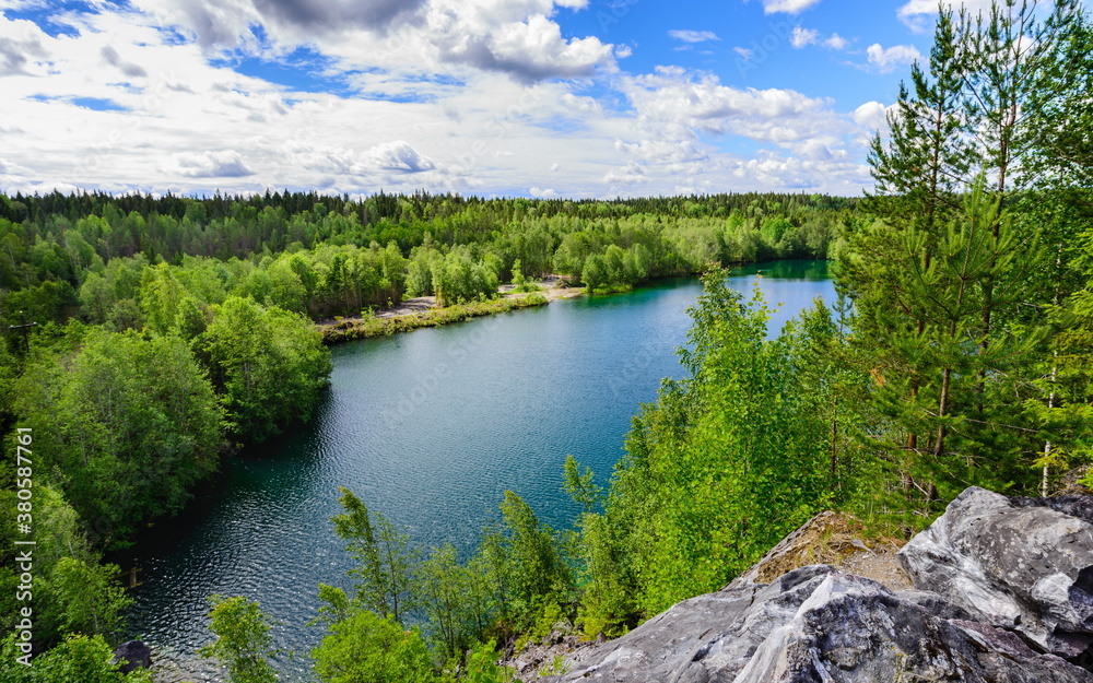 Fototapeta premium View of Lake Svetloye in the Ruskeala Mountain Park.