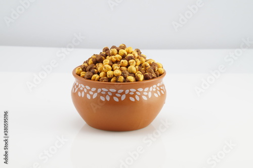 Roasted chana or whole black grams (chickpeas) are typically eaten as an amazing source of protein, fiber, folate, minerals and fatty acids.