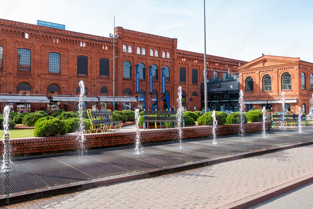 Łódź miasto manufaktura chodnik fontanna