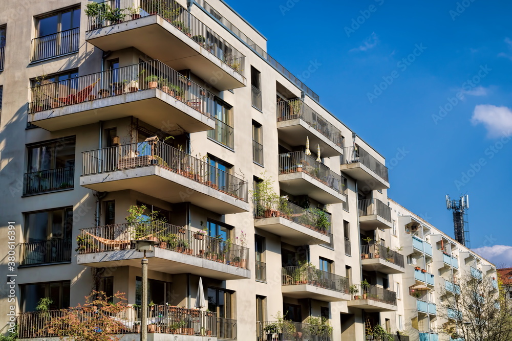 berlin, deutschland - neubau im bötzowviertel in prenzlauer berg