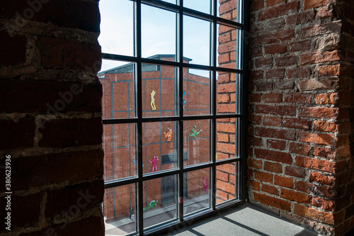Łódź miasto manufaktura widok z okna cegła