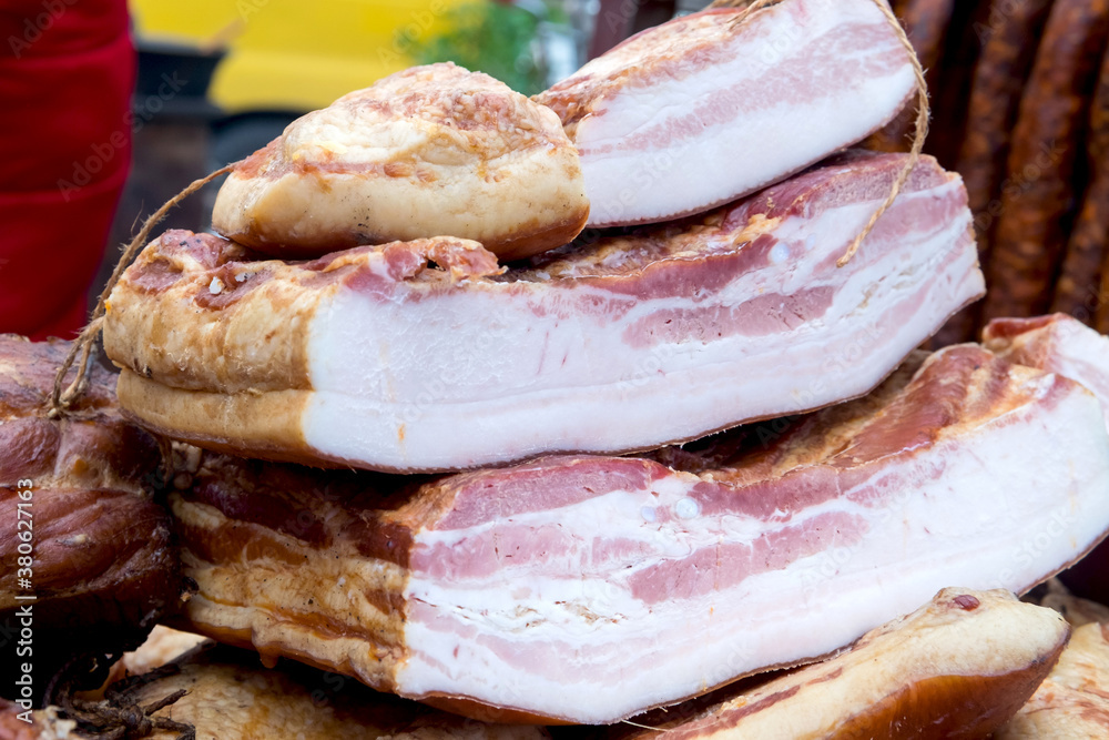 Ham, hamon iberico, pancetta, chorizo, kulen, prsut i kobasice sausages