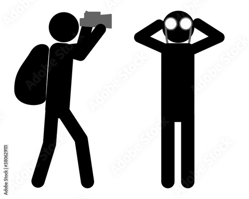 Person mit Fernglas auf weiß