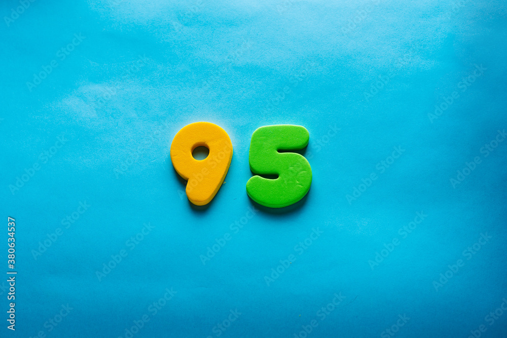 Foto De 95 Years Old Celebrating Classic Logo Colored Happy foto-de-95-years-old-celebrating-classic-logo-colored-happy