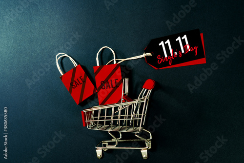shopping cart and shopping bag, year-end sale, 11.11 singles day photo