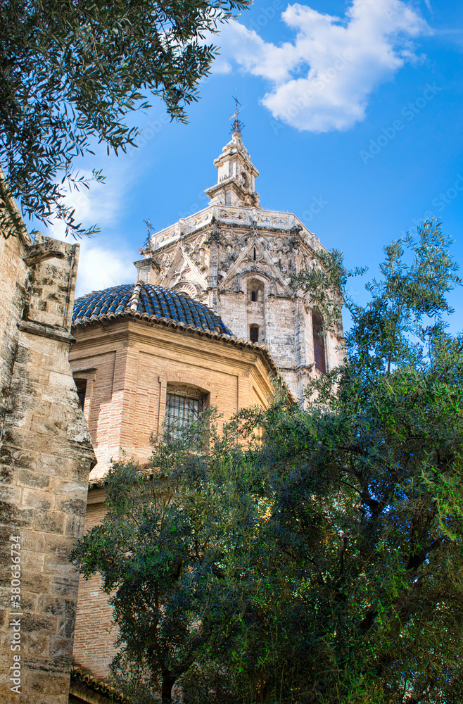 Catedral de Valencia y su torre campanario del Miguelito