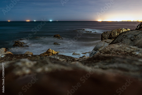 Strand bei Nacht.