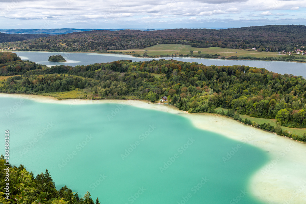 Le belvédère des 4 lacs offrant un panorama sur quatre différents lacs du Jura, en Franche-Comté