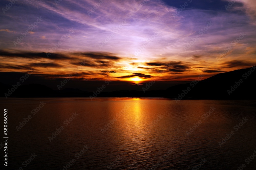 Obraz premium sunset over the sea