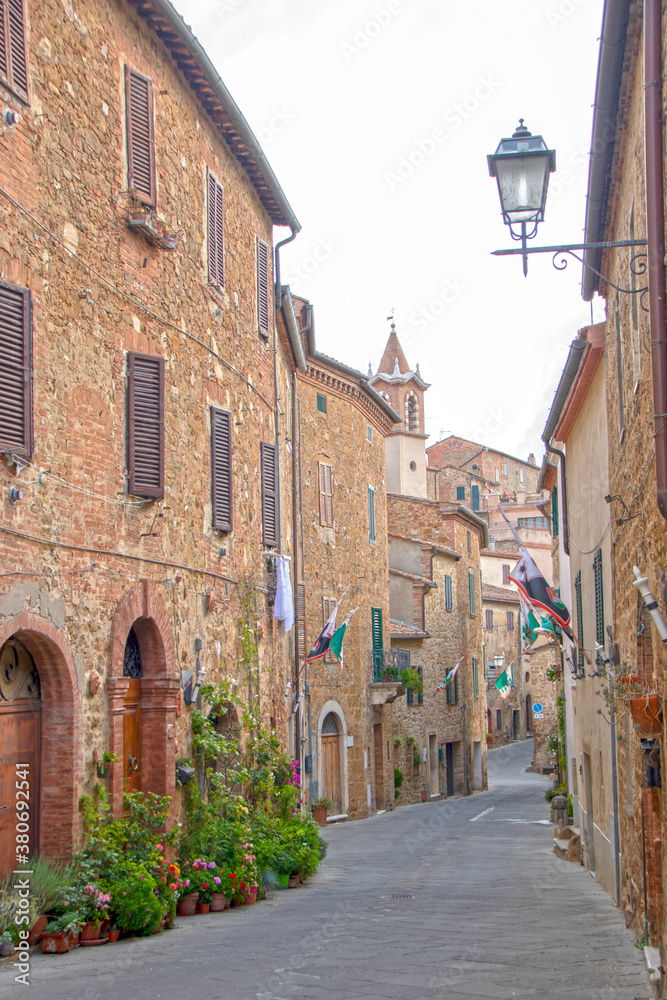 Montisi Montisi