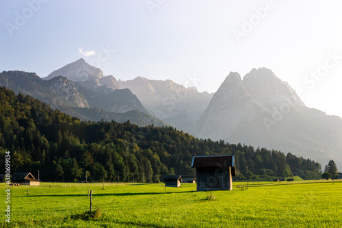 Zugspitze im Sommer Garmisch Partenkirchen, Bayern