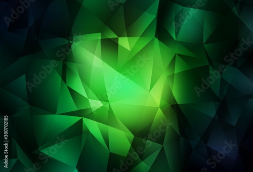 Dark Green vector shining triangular background.