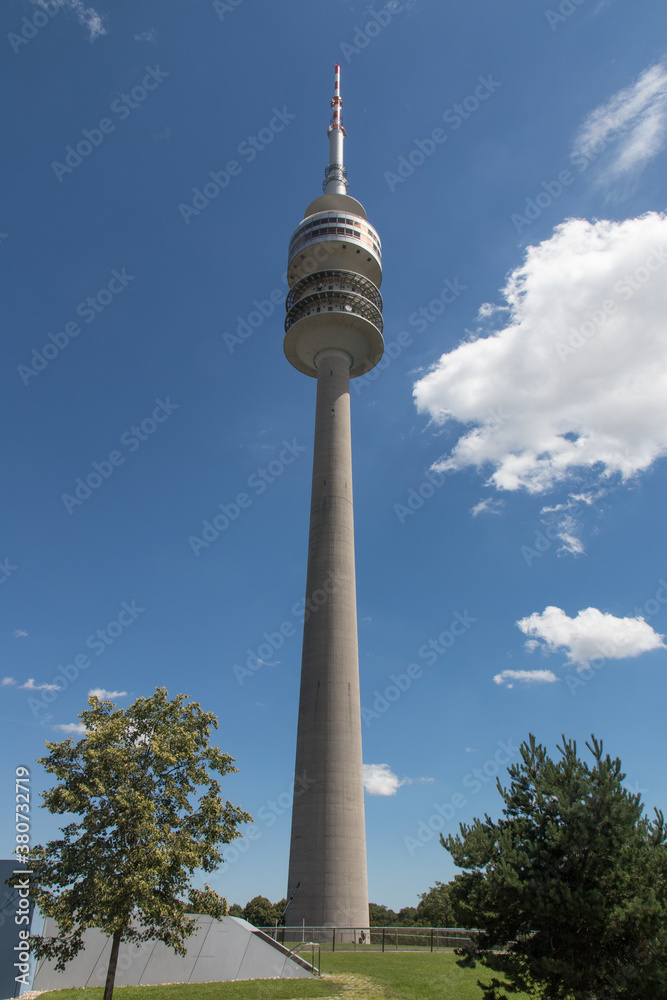 Fototapeta premium television tower in munich